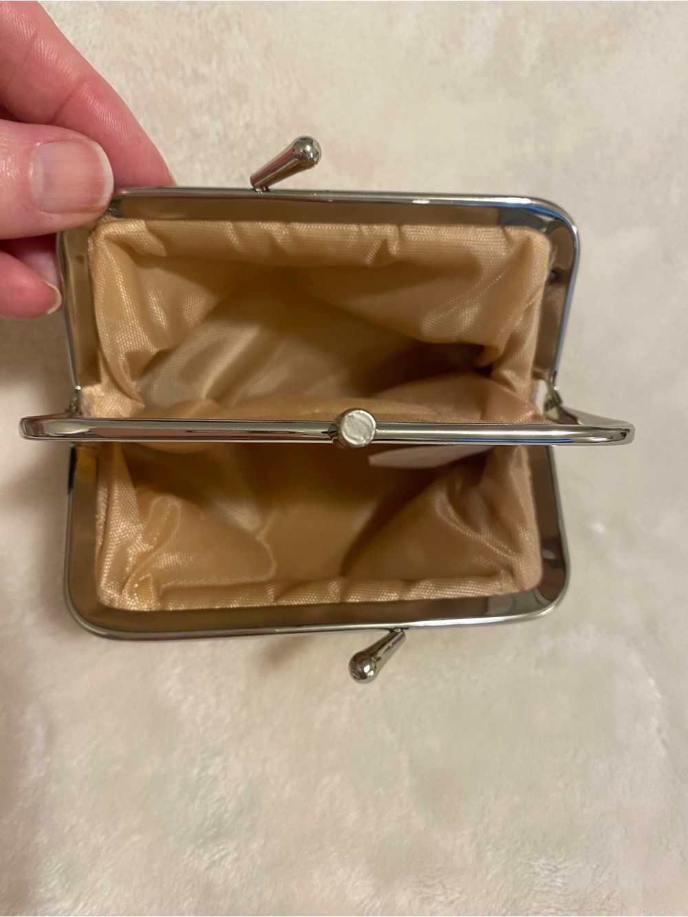 đ¸ Buxton Pale Yellow Leather Kiss-Lock Coin Purse - Picture 6 of 11
